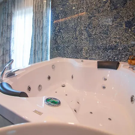 Elite Luxury Boutique Hotel