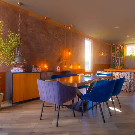 Elite Luxury Boutique Hotel 4*