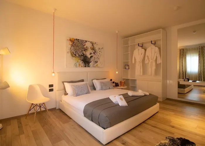 Elite Luxury Boutique 4* Fier