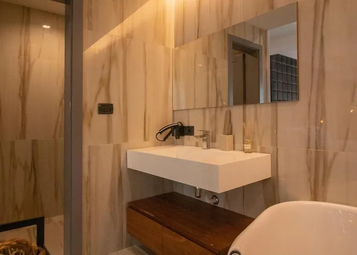Elite Luxury Boutique 4* Fier